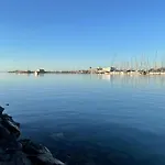 - Les Pieds Dans L'eau Agreable En Toutes Saisons 4 Couchages - Climatisation - Parking Prive - Piscine Sur - Vue Magnifique Et Rare - Situation Optimum - Les Argonautes - Ile Des Pecheurs - Cap D'agde Διαμέρισμα *