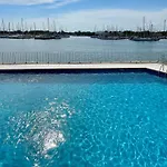 - Les Pieds Dans L'eau Agreable En Toutes Saisons 4 Couchages - Climatisation - Parking Prive - Piscine Sur - Vue Magnifique Et Rare - Situation Optimum - Les Argonautes - Ile Des Pecheurs - Cap D'agde