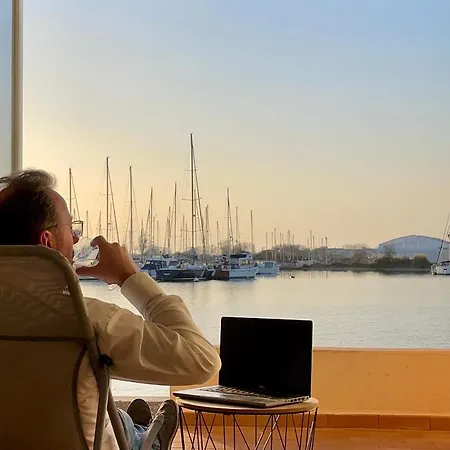 - Les Pieds Dans L'eau Agreable En Toutes Saisons 4 Couchages - Climatisation - Parking Prive - Piscine Sur - Vue Magnifique Et Rare - Situation Optimum - Les Argonautes - Ile Des Pecheurs - Cap D'agde Apartmán Agde