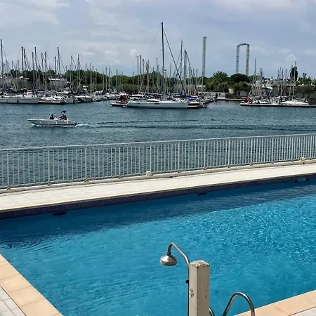 - Les Pieds Dans L'eau Agreable En Toutes Saisons 4 Couchages - Climatisation - Parking Prive - Piscine Sur - Vue Magnifique Et Rare - Situation Optimum - Les Argonautes - Ile Des Pecheurs - Cap D'agde Agde