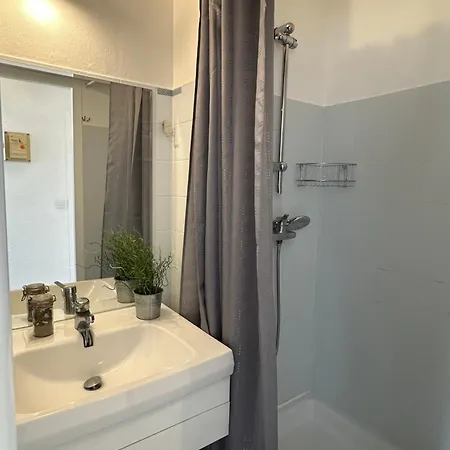 - Les Pieds Dans L'eau Agreable En Toutes Saisons 4 Couchages - Climatisation - Parking Prive - Piscine Sur - Vue Magnifique Et Rare - Situation Optimum - Les Argonautes - Ile Des Pecheurs - Cap D'agde Apartmán