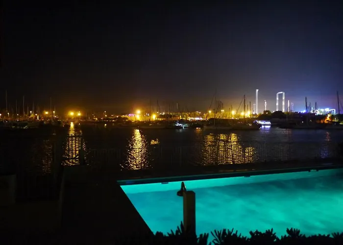 Apartamento - Les Pieds Dans L'eau En Toutes Saisons 4 Couchages - Climatisation - Parking Privé - Piscine Sur - Vue Magnifique Et Rare - Situation Optimum - Les Argonautes - Ile Des Pêcheurs - Cap D'agde *