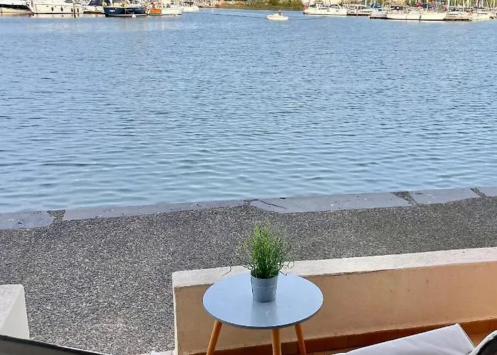 Apartamento - Les Pieds Dans L'eau En Toutes Saisons 4 Couchages - Climatisation - Parking Privé - Piscine Sur - Vue Magnifique Et Rare - Situation Optimum - Les Argonautes - Ile Des Pêcheurs - Cap D'agde Agde