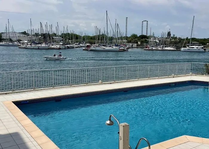 - Les Pieds Dans L'eau En Toutes Saisons 4 Couchages - Climatisation - Parking Privé - Piscine Sur - Vue Magnifique Et Rare - Situation Optimum - Les Argonautes - Ile Des Pêcheurs - Cap D'agde Agde