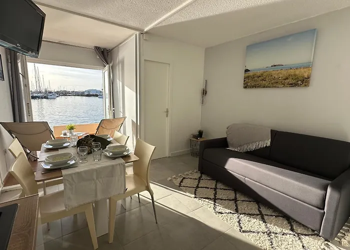 - Les Pieds Dans L'eau En Toutes Saisons 4 Couchages - Climatisation - Parking Privé - Piscine Sur - Vue Magnifique Et Rare - Situation Optimum - Les Argonautes - Ile Des Pêcheurs - Cap D'agde Apartamento Agde