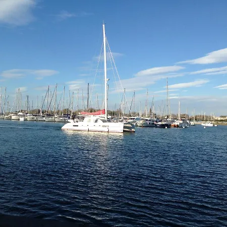 - Les Pieds Dans L'eau Agreable En Toutes Saisons 4 Couchages - Climatisation - Parking Prive - Piscine Sur - Vue Magnifique Et Rare - Situation Optimum - Les Argonautes - Ile Des Pecheurs - Cap D'agde Lejlighed Agde
