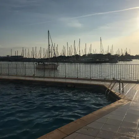 - Les Pieds Dans L'eau Agreable En Toutes Saisons 4 Couchages - Climatisation - Parking Prive - Piscine Sur - Vue Magnifique Et Rare - Situation Optimum - Les Argonautes - Ile Des Pecheurs - Cap D'agde 아그