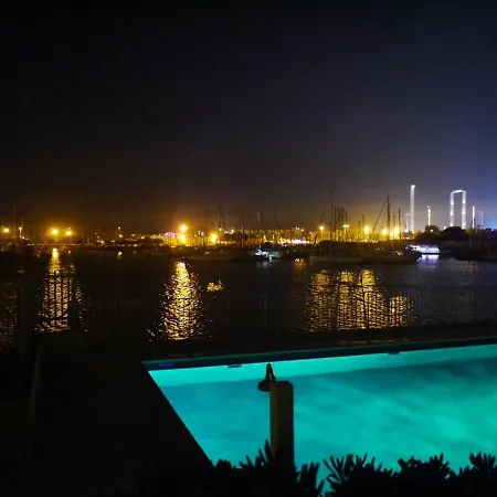 Appartement - Les Pieds Dans L'eau En Toutes Saisons 4 Couchages - Climatisation - Parking Privé - Piscine Sur - Vue Magnifique Et Rare - Situation Optimum - Les Argonautes - Ile Des Pêcheurs - Cap D'agde *