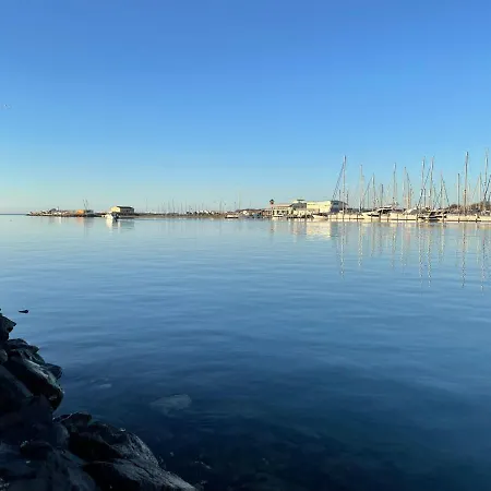 - Les Pieds Dans L'eau Agreable En Toutes Saisons 4 Couchages - Climatisation - Parking Prive - Piscine Sur - Vue Magnifique Et Rare - Situation Optimum - Les Argonautes - Ile Des Pecheurs - Cap D'agde 아파트 *