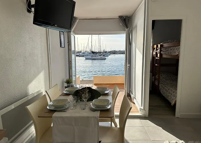 - Les Pieds Dans L'eau Agreable En Toutes Saisons 4 Couchages - Climatisation - Parking Prive - Piscine Sur - Vue Magnifique Et Rare - Situation Optimum - Les Argonautes - Ile Des Pecheurs - Cap D'agde آجد